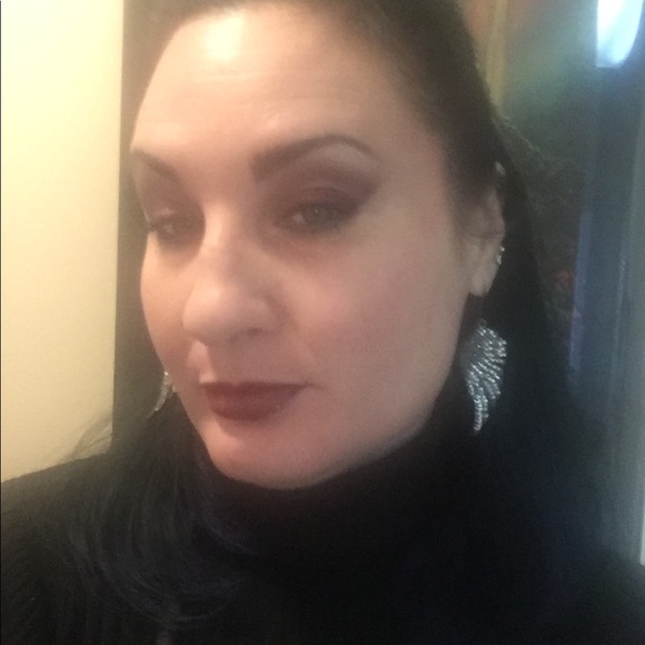 Meet your Posher, Mandy - Picture 2 of 3